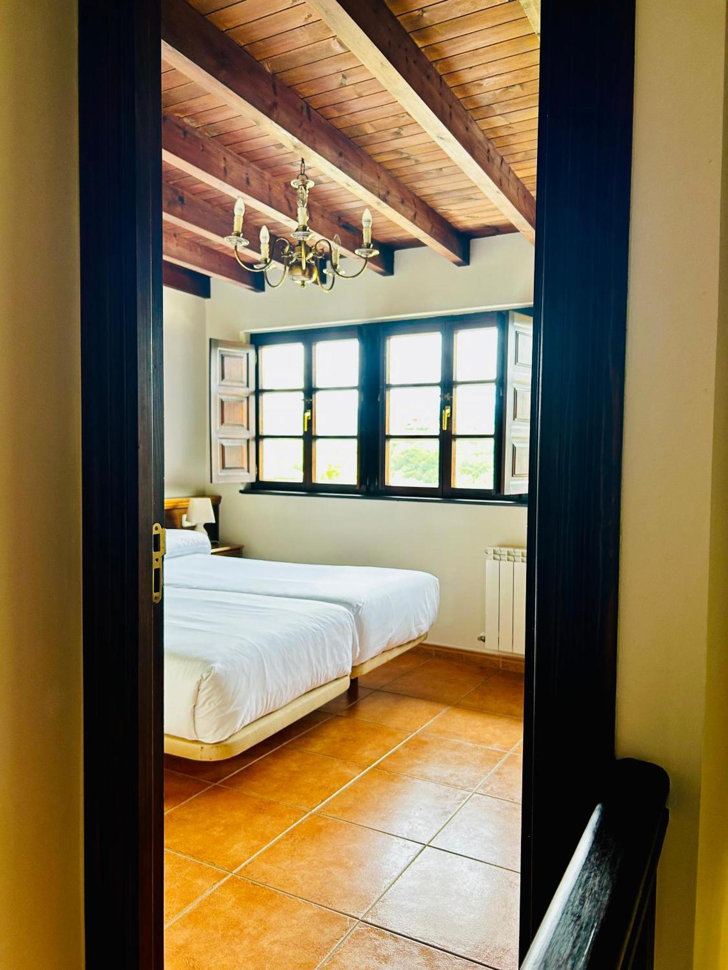 Casa La Maestra Apartment Arriondas Luaran gambar