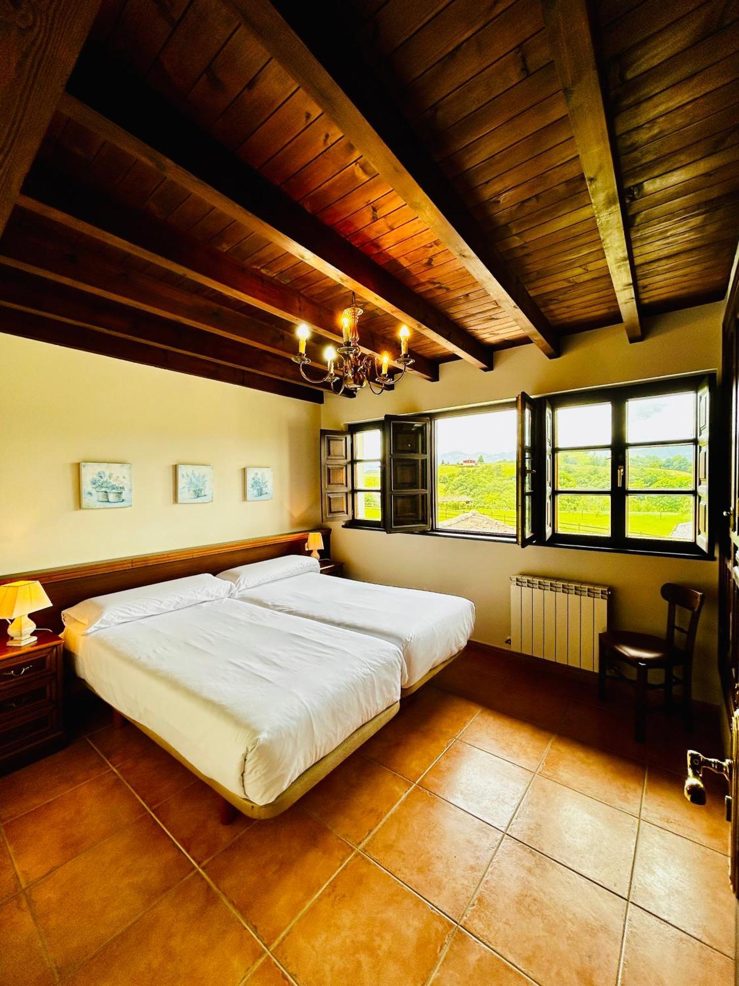 Casa La Maestra Apartment Arriondas Luaran gambar