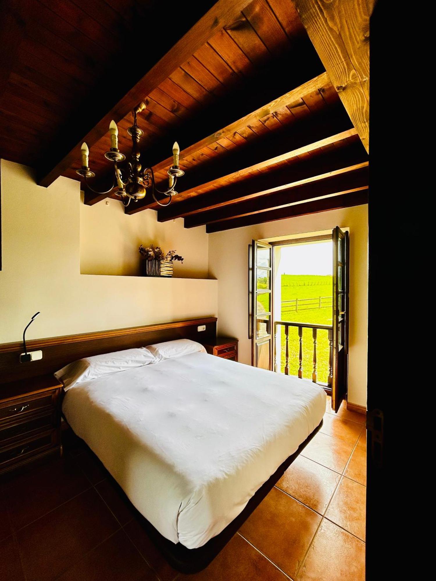 Casa La Maestra Apartment Arriondas Luaran gambar