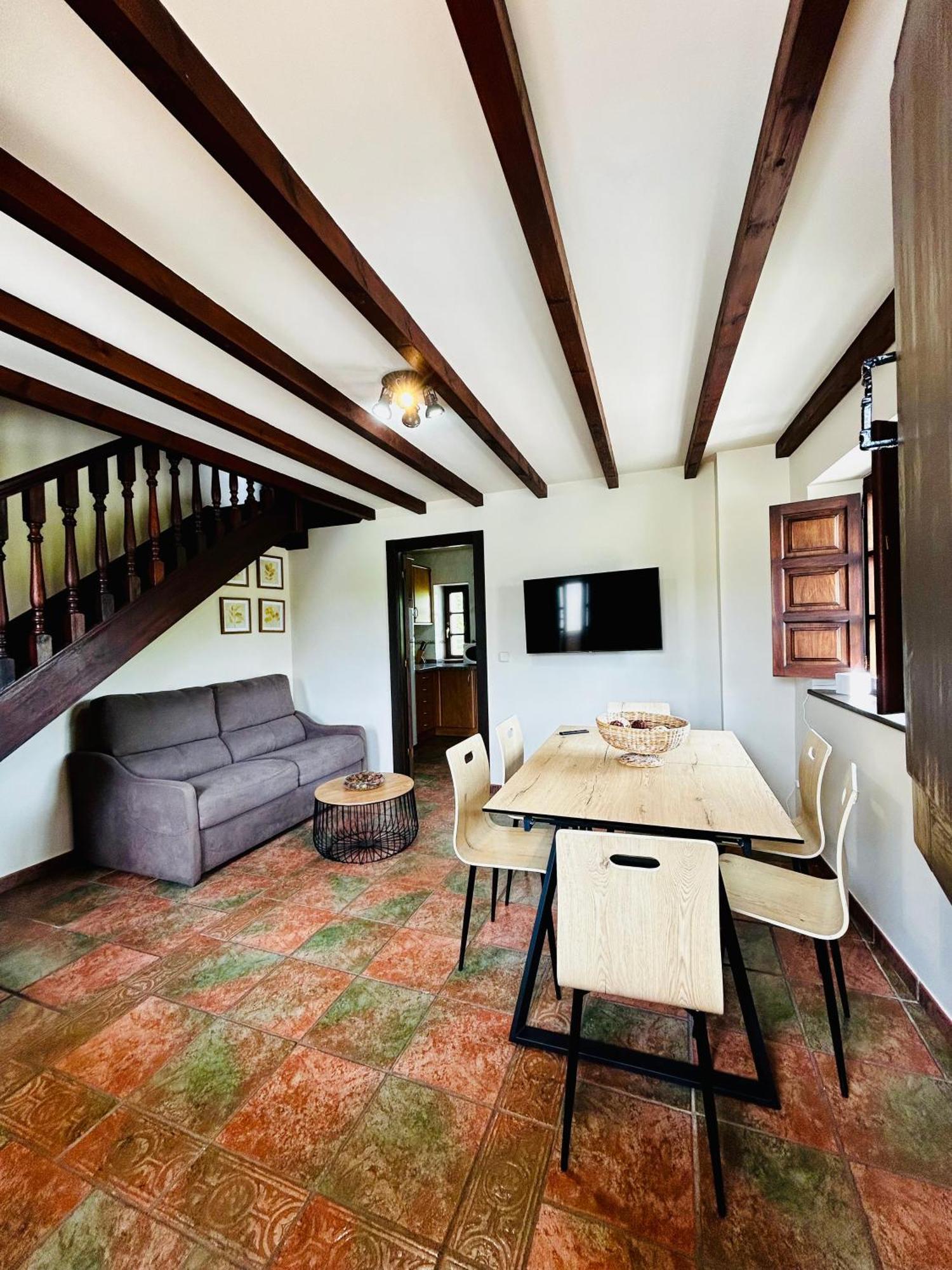 Casa La Maestra Apartment Arriondas Luaran gambar